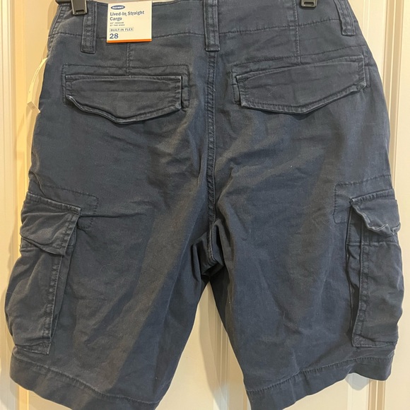 Old navy lived in straight cargo shorts in navy. - Picture 2 of 6